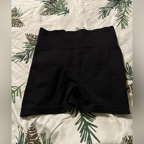 2 !!! Almost New Shorts - small - BUNDLE - Picture 4 of 6